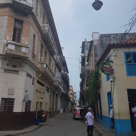Hostal Mariposa Havana Exterior photo